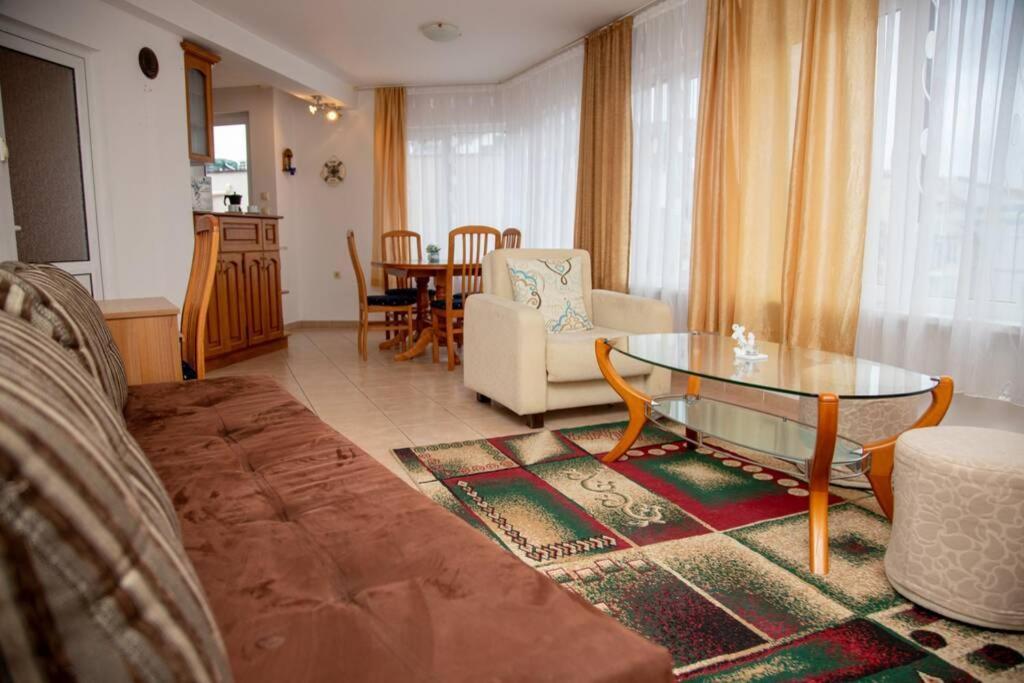 Convenient 1-Bedroom Flat Next To Harmanite Beach Sozopol Exterior photo